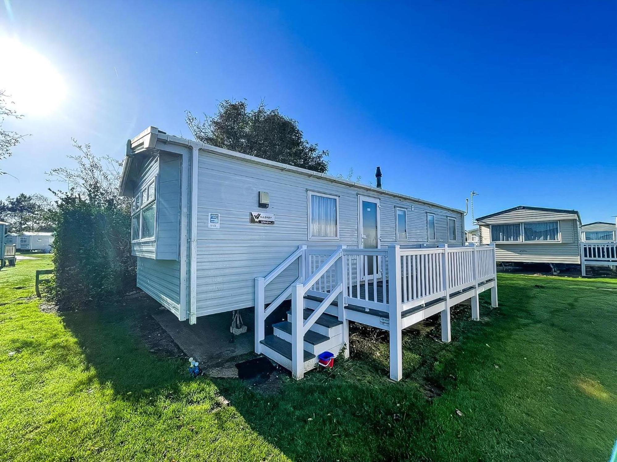 Lovely Caravan With Decking And Outside Furniture At Broadland Sands Ref 20113Bs Hopton on Sea Eksteriør billede